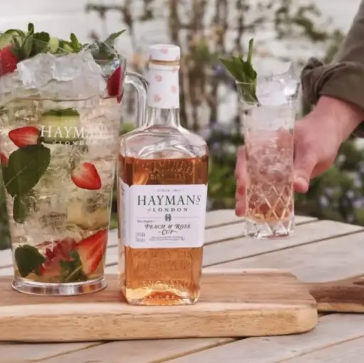 Hayman's of London peach & rose 700ml